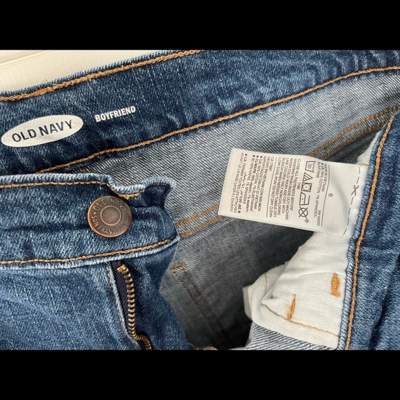 Old Navy - Boyfriend jean shorts (size 6) - Picture 2 of 3
